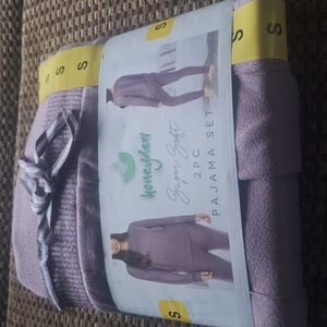 Ladies Honeydew pajamas (color Amethyst) (5)%